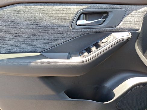 Certified 2023 Nissan Rogue SV AWD/4WD image 12