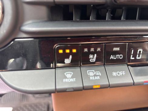 Used 2025 Toyota Crown Signia w/ Advanced Technology Package AWD/4WD image 27