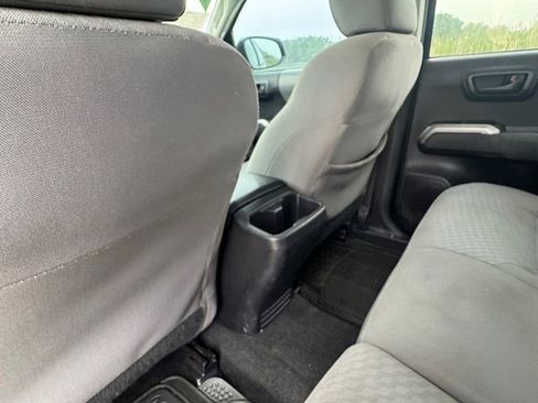 Used 2022 Toyota Tacoma SR5 w/ SR5 Appearance Package (SM) RWD image 30