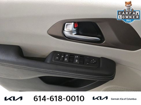 Used 2020 Chrysler Voyager L image 26