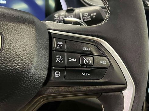 Used 2023 Jeep Grand Cherokee L Limited image 25