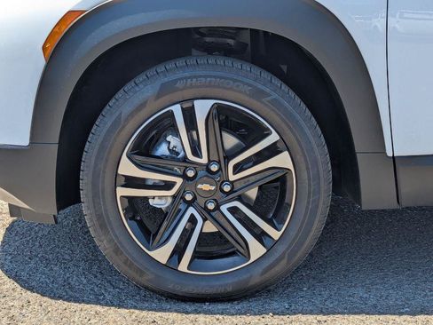 Used 2022 Chevrolet TrailBlazer LS w/ LPO, Blackout Package AWD/4WD image 33