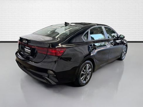 Used 2024 Kia Forte LXS FWD image 9