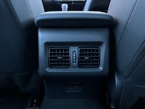 Used 2025 Toyota Camry SE image 13