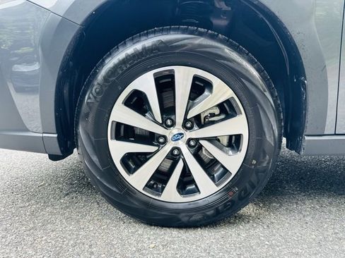 Used 2025 Subaru Outback Premium image 29