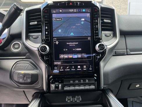 New 2025 RAM 2500 Big Horn AWD/4WD image 23