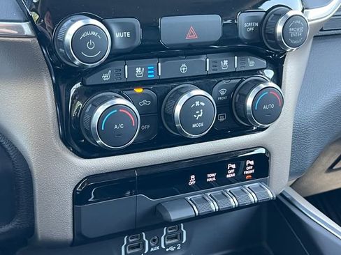 Used 2021 RAM 1500 Laramie AWD/4WD image 30