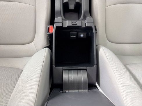 Certified 2025 Toyota Corolla Cross LE w/ Moonroof Package FWD image 35
