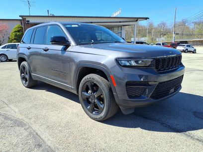 Used 2023 Jeep Grand Cherokee Altitude