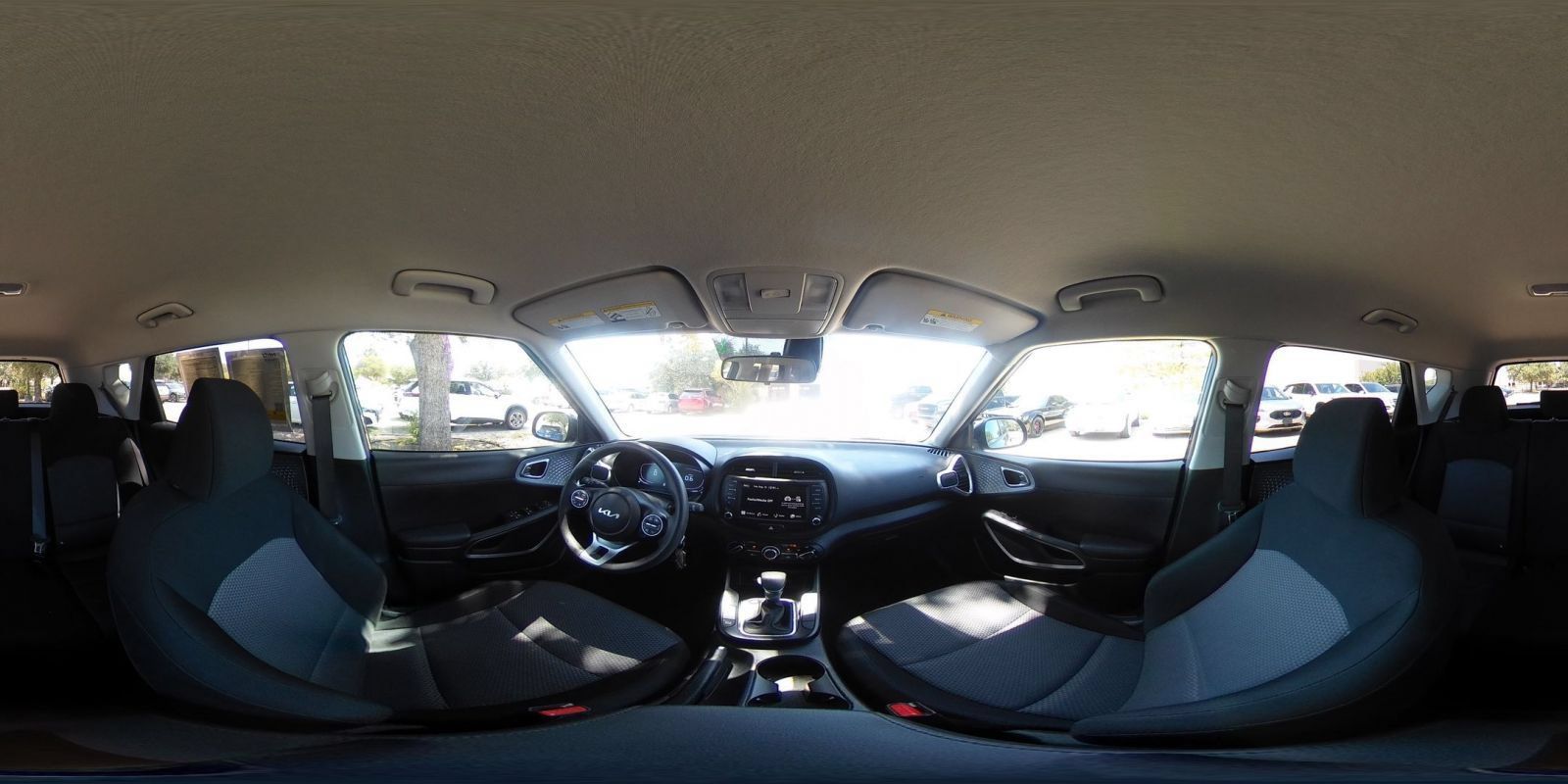 Used 2025 Kia Soul LX w/ LX Technology Package FWD image 41