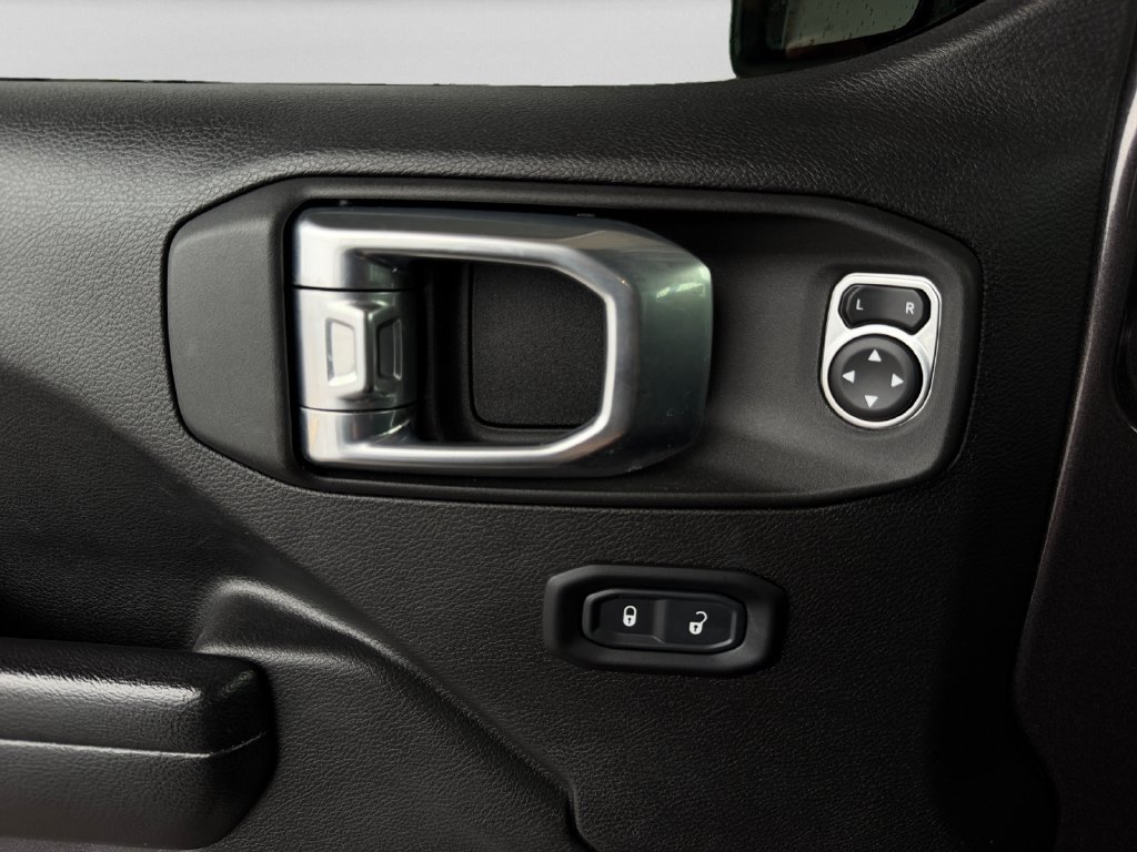 Used 2021 Jeep Wrangler Unlimited Sport AWD/4WD image 25