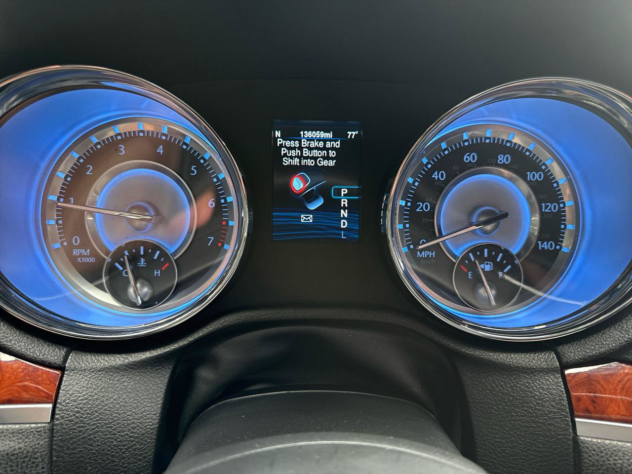 Used 2013 Chrysler 300 RWD image 12