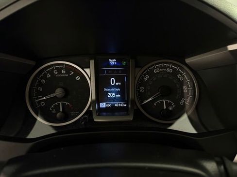 Used 2022 Toyota Tacoma SR5 w/ Technology Package RWD image 41