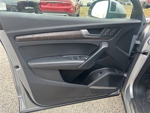 Used 2019 Audi Q5 Prestige w/ Prestige Package image 10