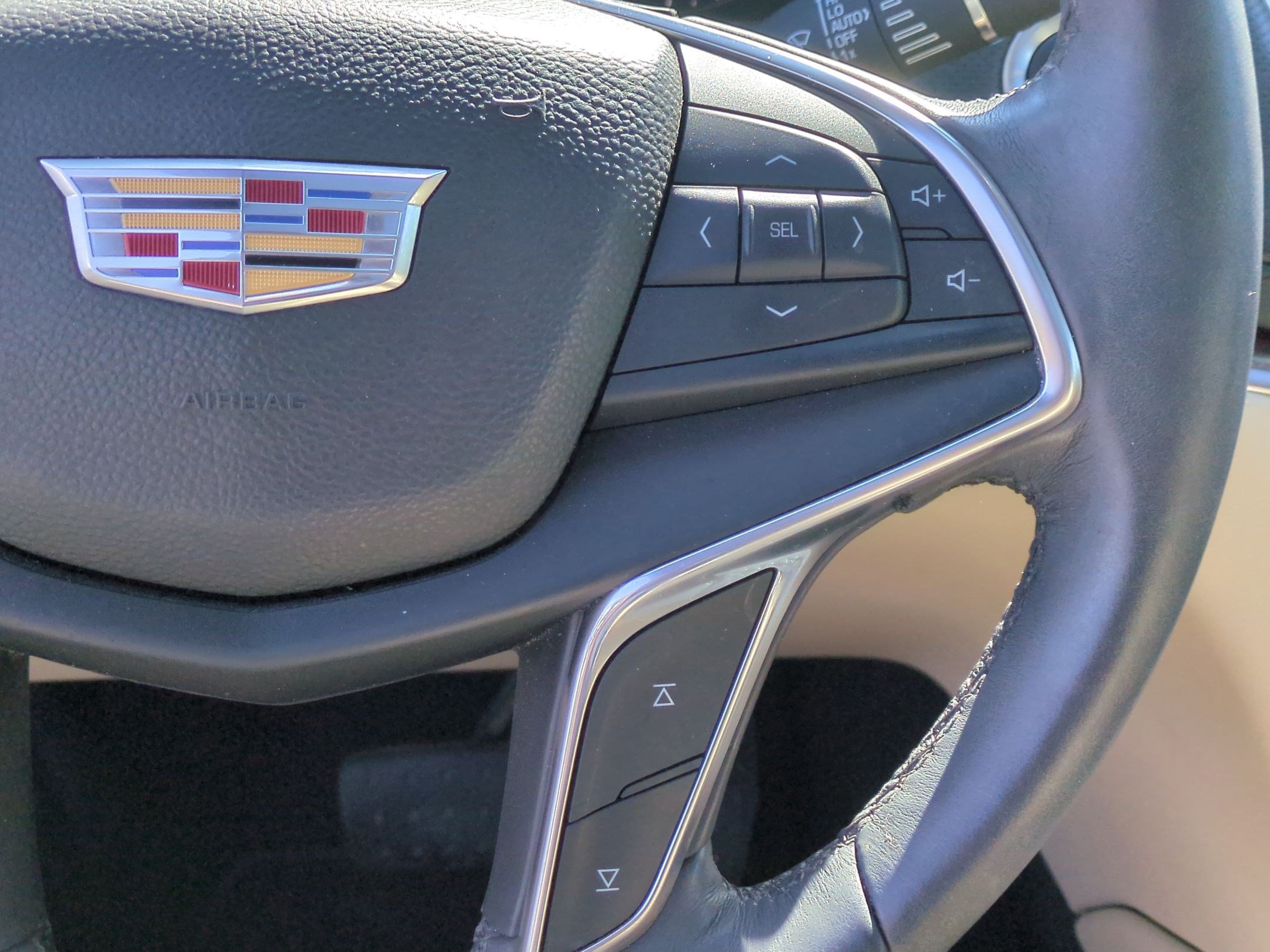 Used 2017 Cadillac XT5 Premium Luxury FWD image 17