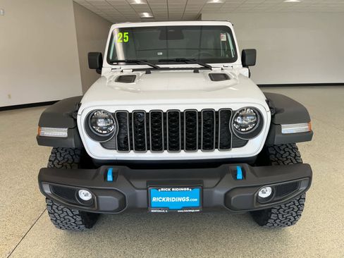 Used 2025 Jeep Wrangler Unlimited Rubicon 4xe w/ Safety Group AWD/4WD image 4