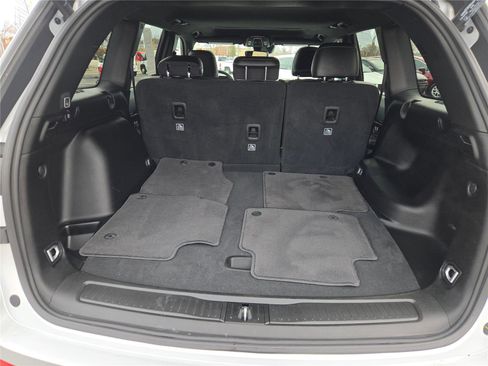 Certified 2024 Jeep Grand Cherokee Altitude image 21