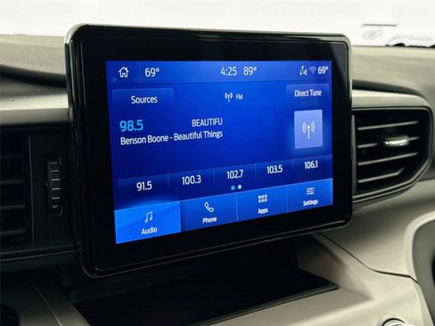 Used 2023 Ford Explorer XLT AWD/4WD image 21