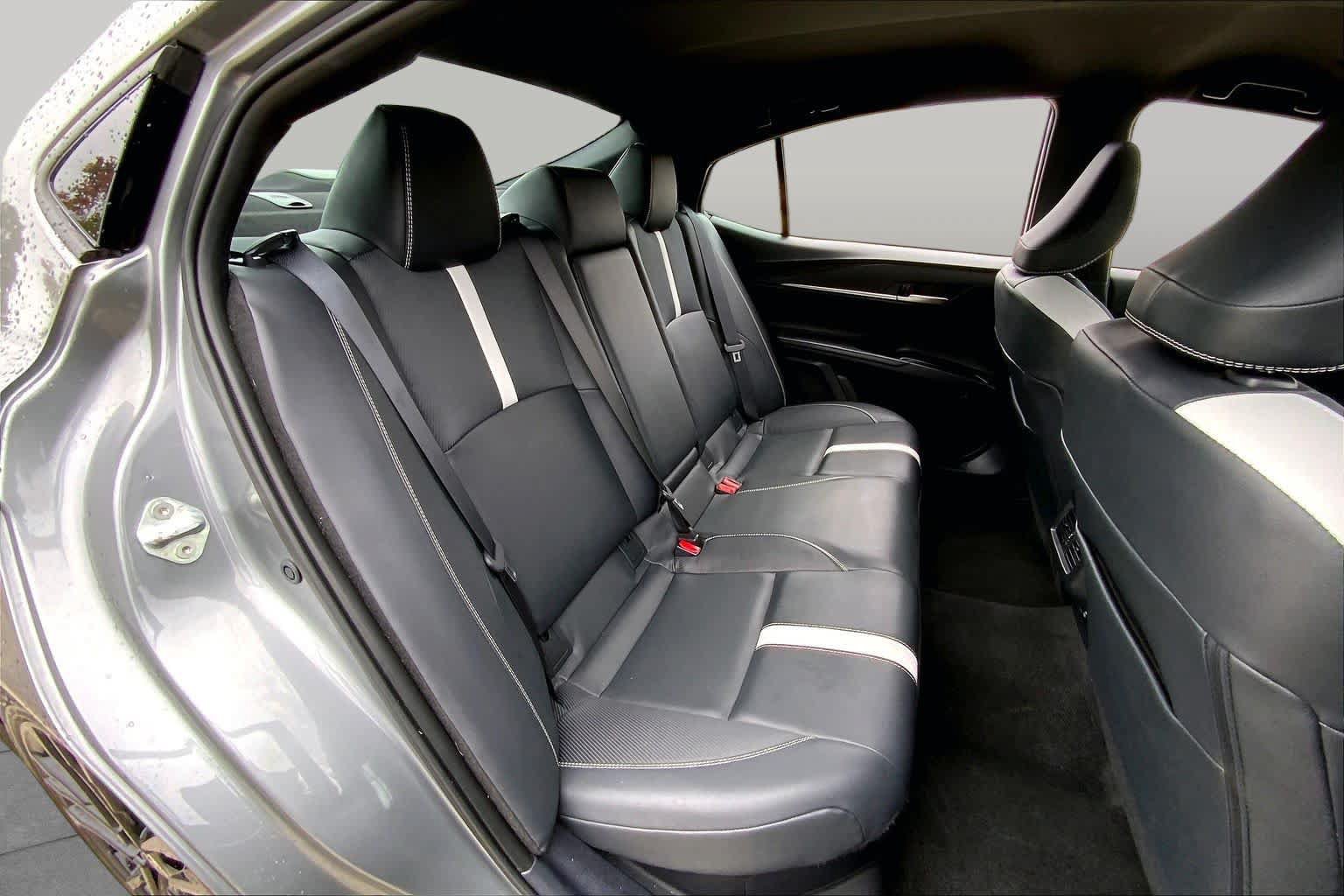 Used 2025 Toyota Camry SE FWD image 18