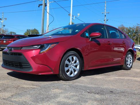 Used 2024 Toyota Corolla LE image 1