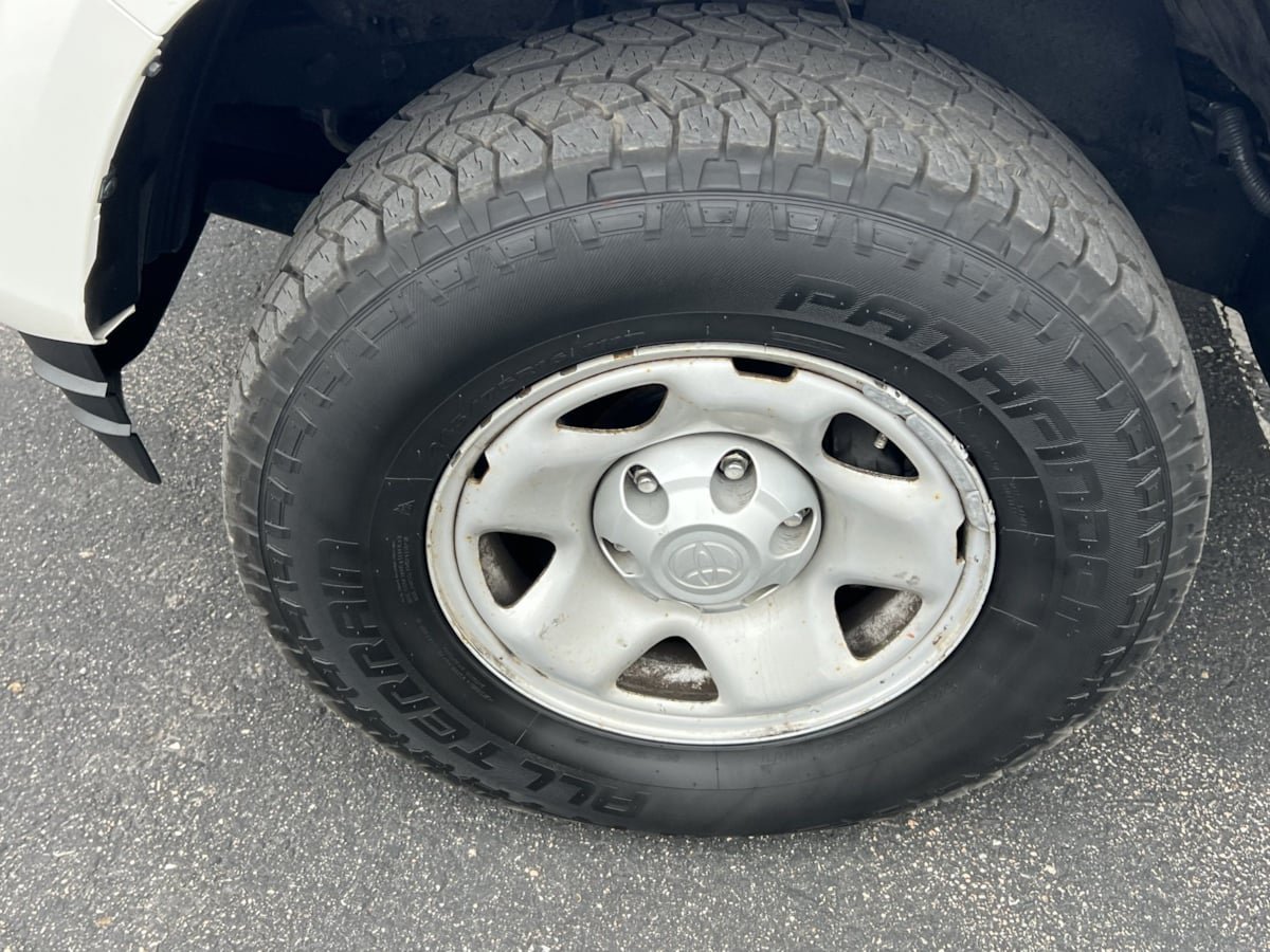 Used 2021 Toyota Tacoma SR AWD/4WD image 9