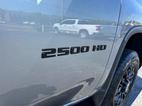 Used 2025 Chevrolet Silverado 2500 Custom w/ Custom Value Package image 14