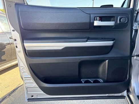 Used 2017 Toyota Tundra SR5 w/ SR5 Upgrade Package AWD/4WD image 17