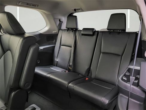 Certified 2025 Toyota Grand Highlander AWD image 11