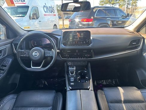 Used 2021 Nissan Rogue Platinum image 10