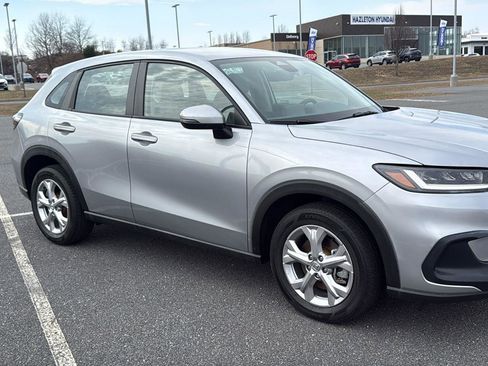 Used 2023 Honda HR-V LX image 2