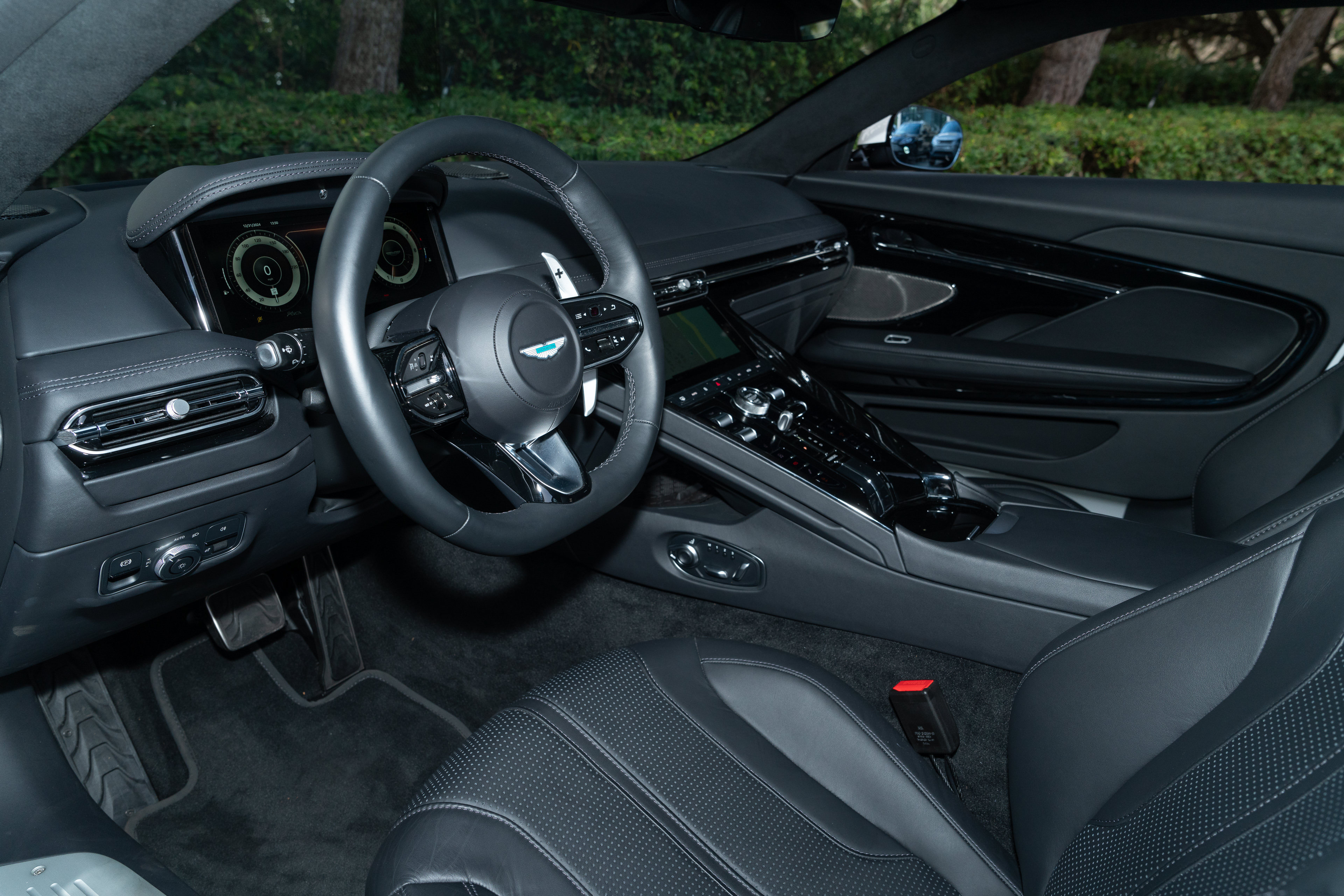Used 2024 Aston Martin DB12 Coupe RWD image 14