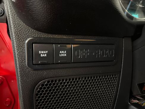 Used 2014 Jeep Wrangler Unlimited Rubicon w/ Connectivity Group AWD/4WD image 10