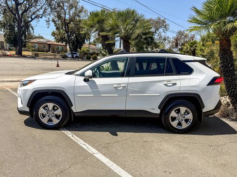 Used 2024 Toyota RAV4 XLE w/ Convenience Package AWD/4WD image 14