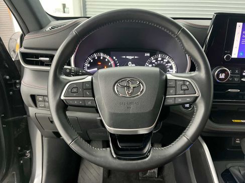Used 2023 Toyota Highlander XSE AWD/4WD image 17