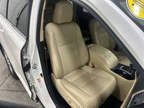 Used 2017 Toyota Highlander Limited FWD image 19