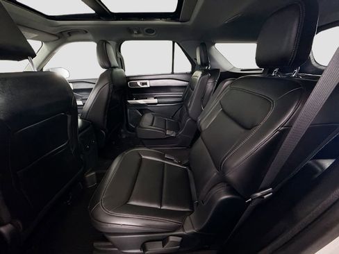 Used 2023 Ford Explorer XLT w/ Equipment Group 202A image 15