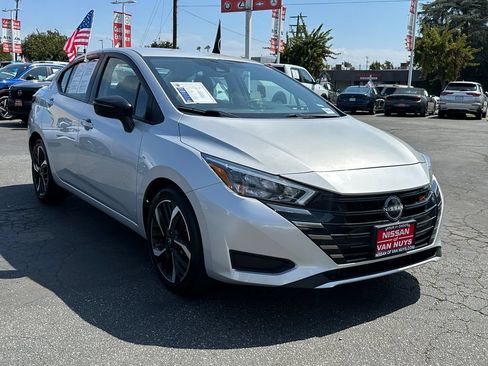Used 2024 Nissan Versa SR FWD image 10