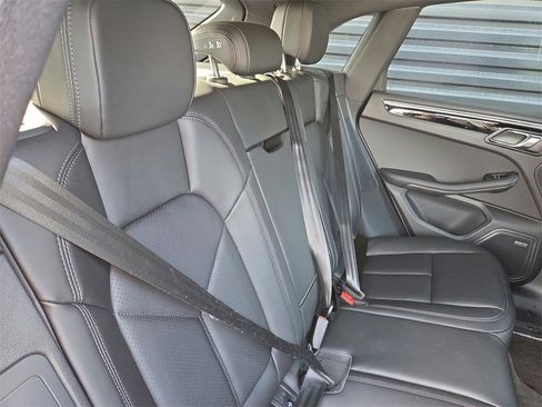 Certified 2026 Porsche Macan image 21