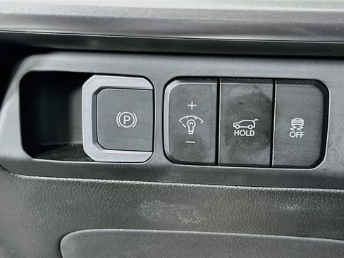 Used 2025 Hyundai Santa Fe SEL FWD image 17