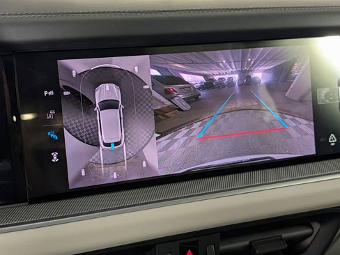 New 2026 Porsche Cayenne image 31