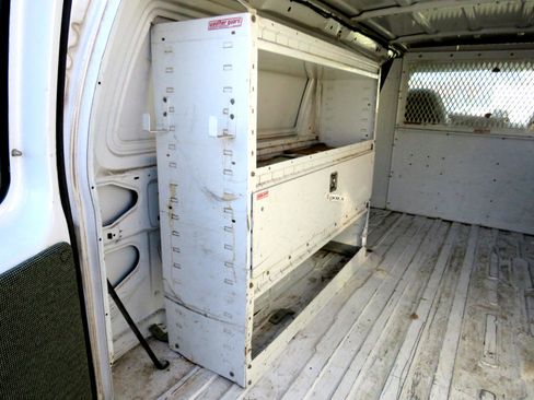 Used 2001 Ford E-150 and Econoline 150 image 34