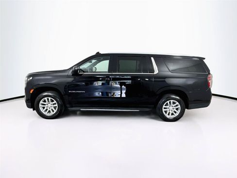 Used 2024 Chevrolet Suburban LS RWD image 2