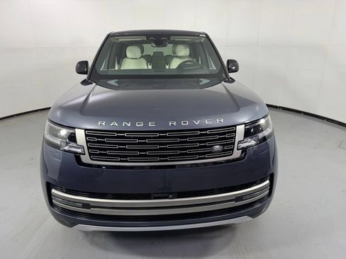 Used 2025 Land Rover Range Rover SE AWD/4WD image 2