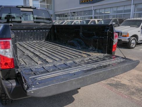 Used 2017 Nissan Titan S RWD image 12