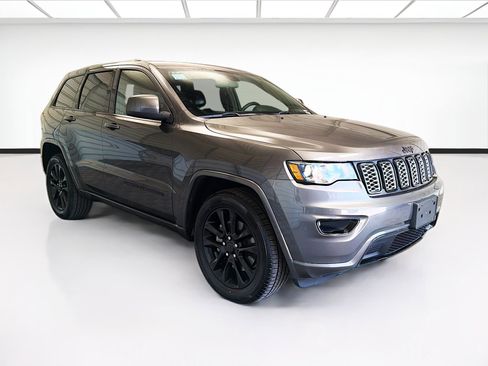 Used 2021 Jeep Grand Cherokee Laredo X RWD image 3