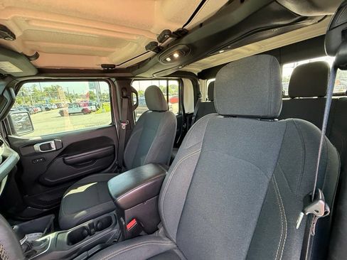 Used 2024 Jeep Gladiator Sport AWD/4WD image 14