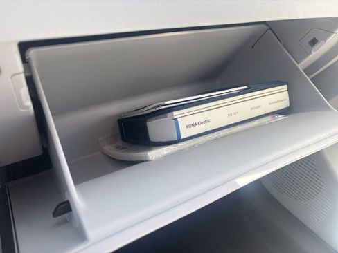 Certified 2025 Hyundai Kona SEL FWD image 30