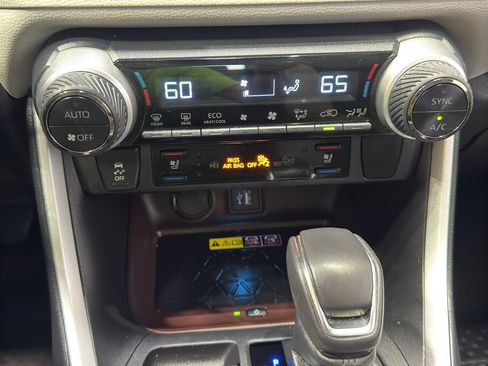 Used 2024 Toyota RAV4 Limited w/ Advanced Technology Package image 32