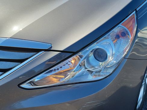 Used 2011 Hyundai Sonata Limited w/ Navigation Pkg 5 image 9