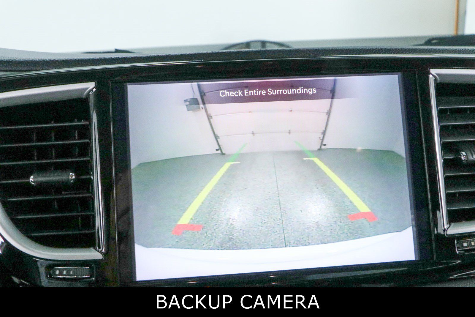 Used 2022 Chrysler Pacifica Touring-L FWD image 18